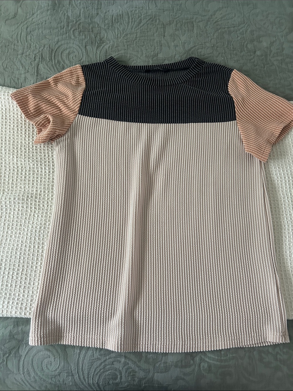 Trendy boutique Black, Blush Pink & Cream Colorblock Ribbed Short Sleeve Top